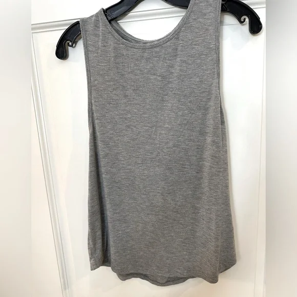 Carbon 38 heather gray Pearl tank XS - Picture 2 of 5